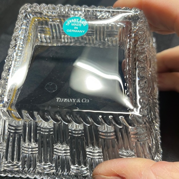 TIFFANY & CO. Basket Weave Crystal small candy/trinket dish, made in Germany - Picture 4 of 8